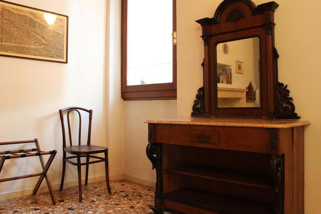 Residenza Carducci Centro Storico Apartment Verona Bilik gambar